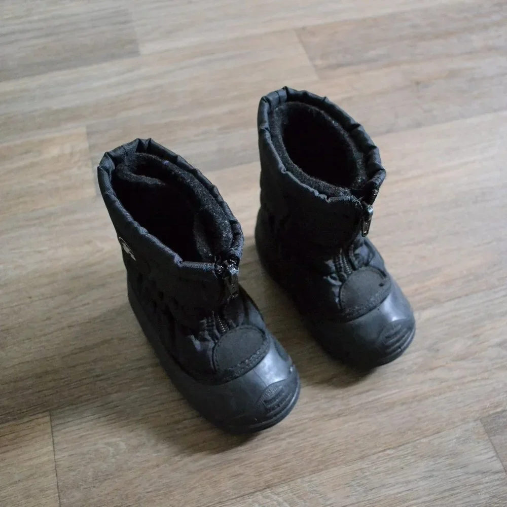 Kamik Black Insulated Waterproof Snow Boot Unisex Size 6